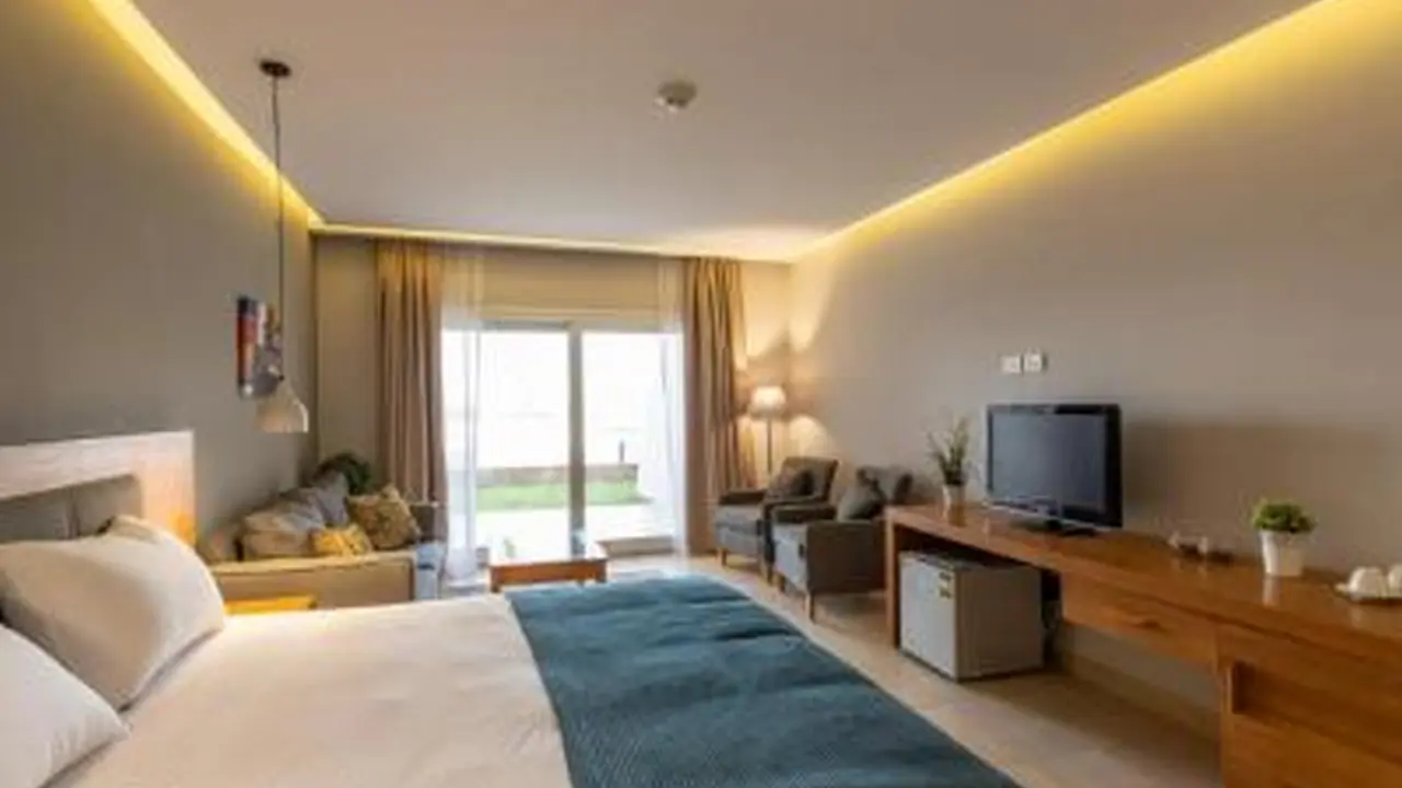 الفندق ميرال - العين السخنة